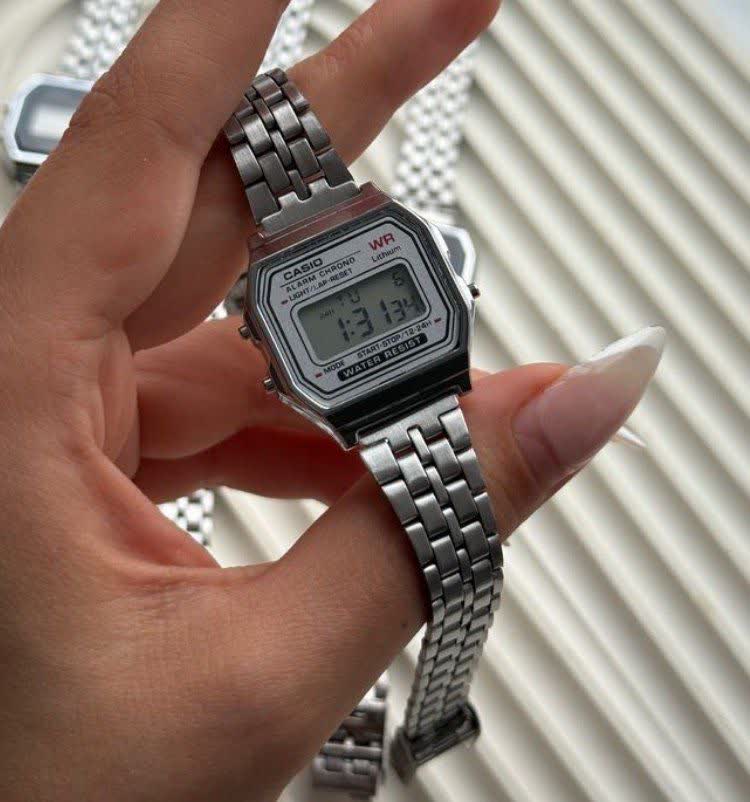 ساعت مچی زنانه کاسیو CASIO دیجیتال صفحه سفید ژاپن