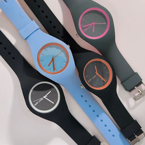 ساعت مچی عقربه ای ژاپن گلد بند سیلیکونی