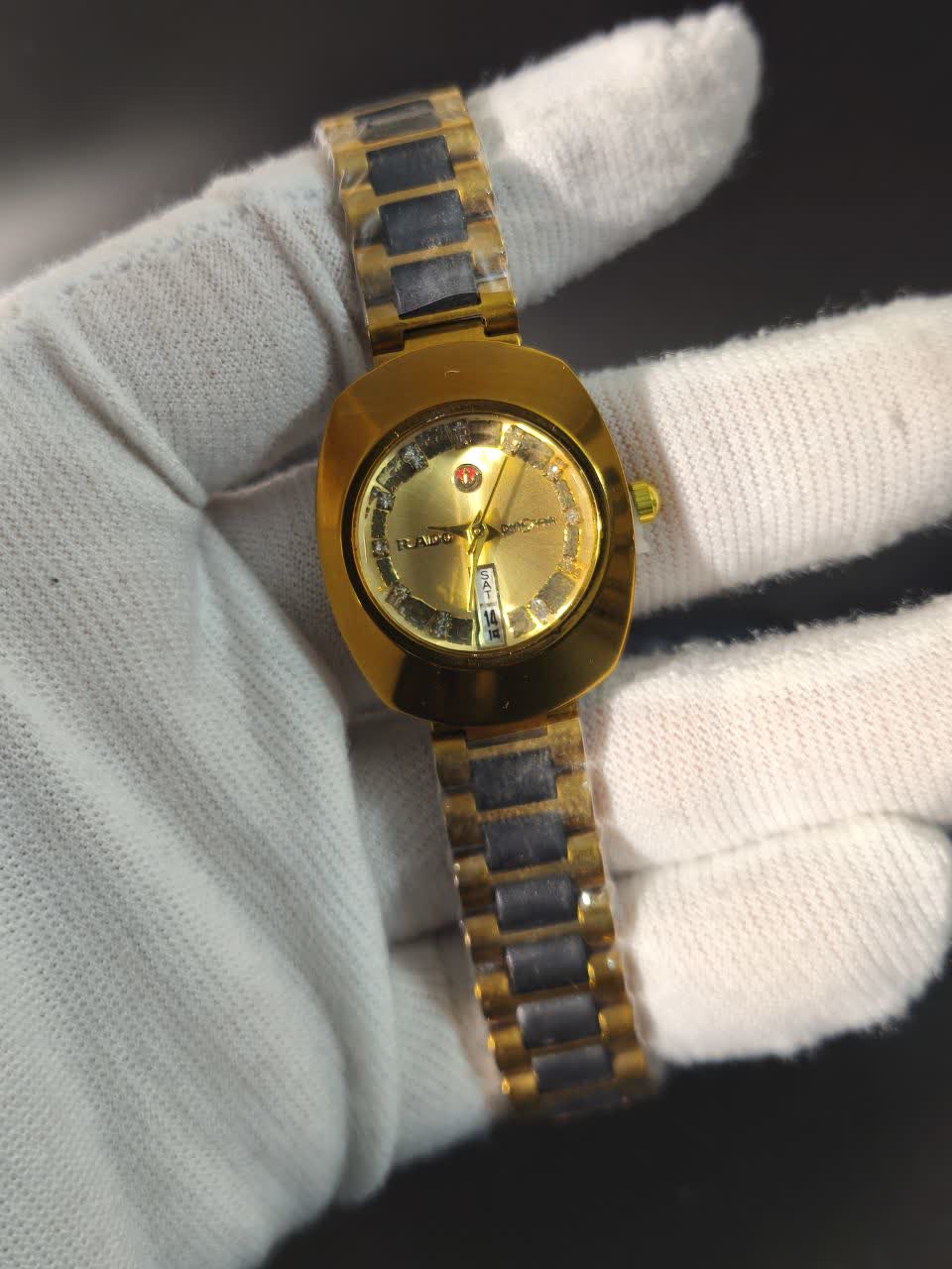 ساعت مچي زنانه رادو تخم مرغي سوپر اسپيد RADO