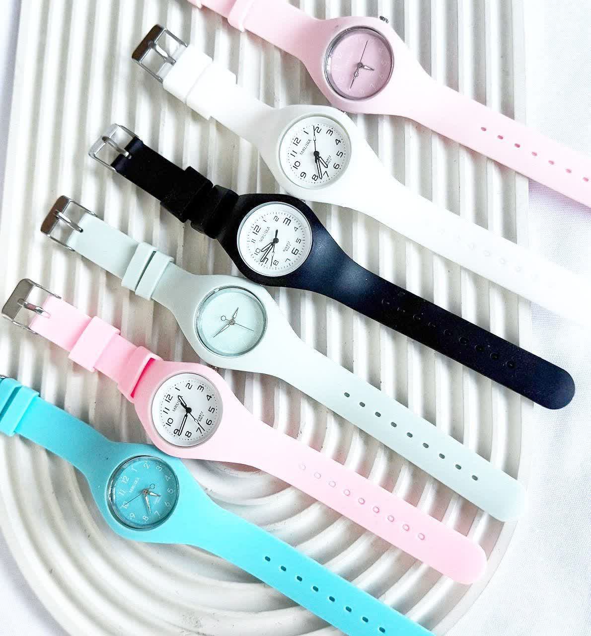 ساعت مچي عقربه اي ژله اي زنانه طرح آيس بلژيکي ضد آب